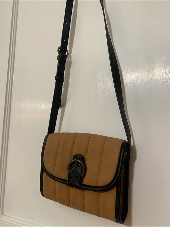 Universal Thread Handbags - Universal Thread Tan Quilted Crossbody with Black Trim